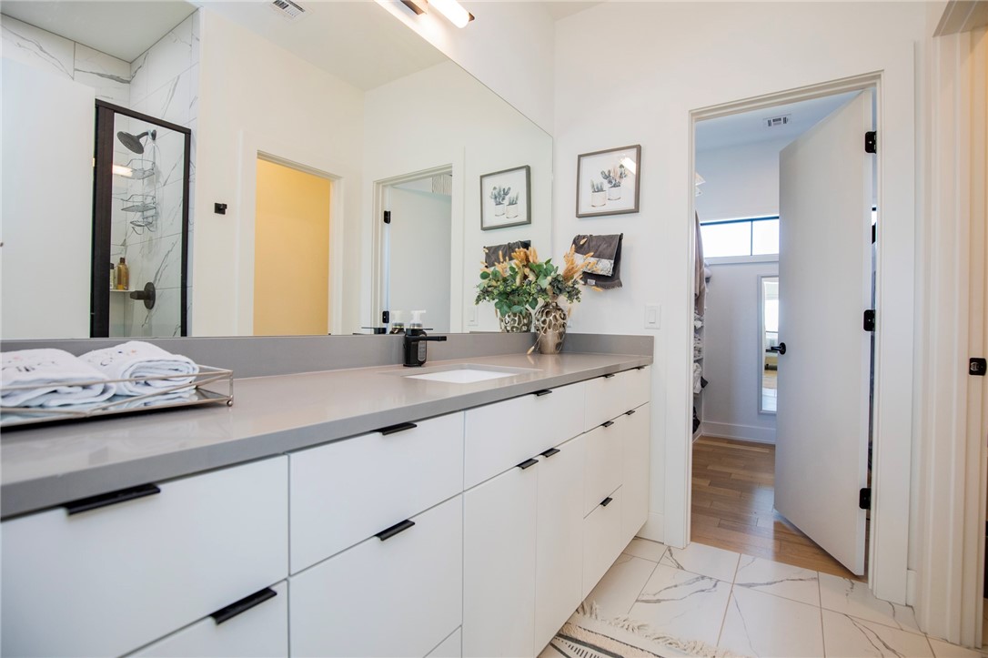 Shadow Valley - Residential Lease
