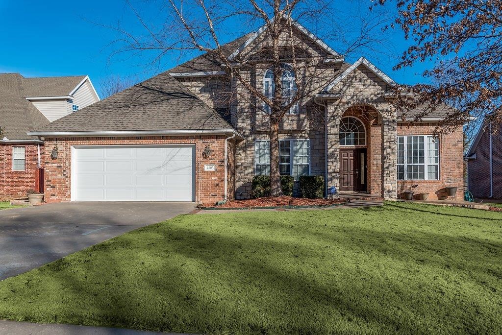 HIGHLAND KNOLLS BEAUTY! 2,876 sf/ 4 bed/3.5 bath home ready for you to call home! Centrally located & close to everything, spacious floorplan offers 2-story entry, formal living area w/double sided fireplace that opens to the living room, formal dining, eat-in kitchen. Kitchen offers granite counters, tons of cabinet space, pantry, bay window for breakfast area – all open to the living room. Master suite with WIC, seamless glass shower door, whirlpool tub. 2nd level has 3 bed/2 full baths. Home features hardwood flooring, 12’ ceilings, arched doorways, new carpet in LR, security system, fenced yard w/deck & much more!
