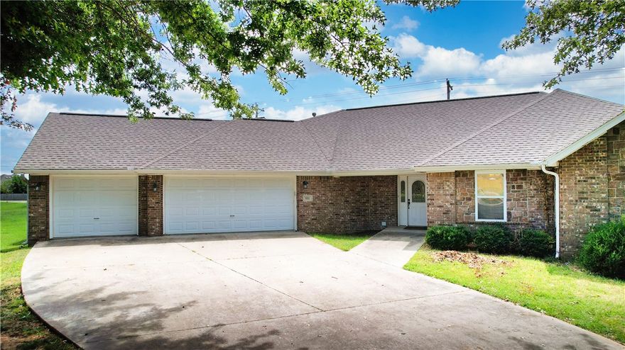 Welcome to this spacious home located in a cul-de-sac in the heart of Centerton. Home is located within biking and/or walking distance of Bentonville West High School and Centerton Gamble Elementary and is also close to restaurants and businesses. This 3 bedroom, 2 bathroom, 3 car garage, all brick home offers a comfortable living space with cathedral ceilings and a split floor plan. Open kitchen with a double oven for all of your cooking and baking desires. Enjoy time outdoors on a generous .28 acres with fenced backyard. Included in garage is a small climate controlled room.