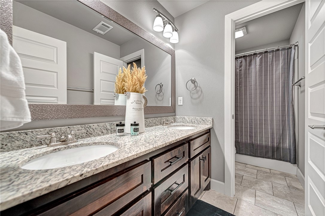 Vintage Sub Rogers - Residential