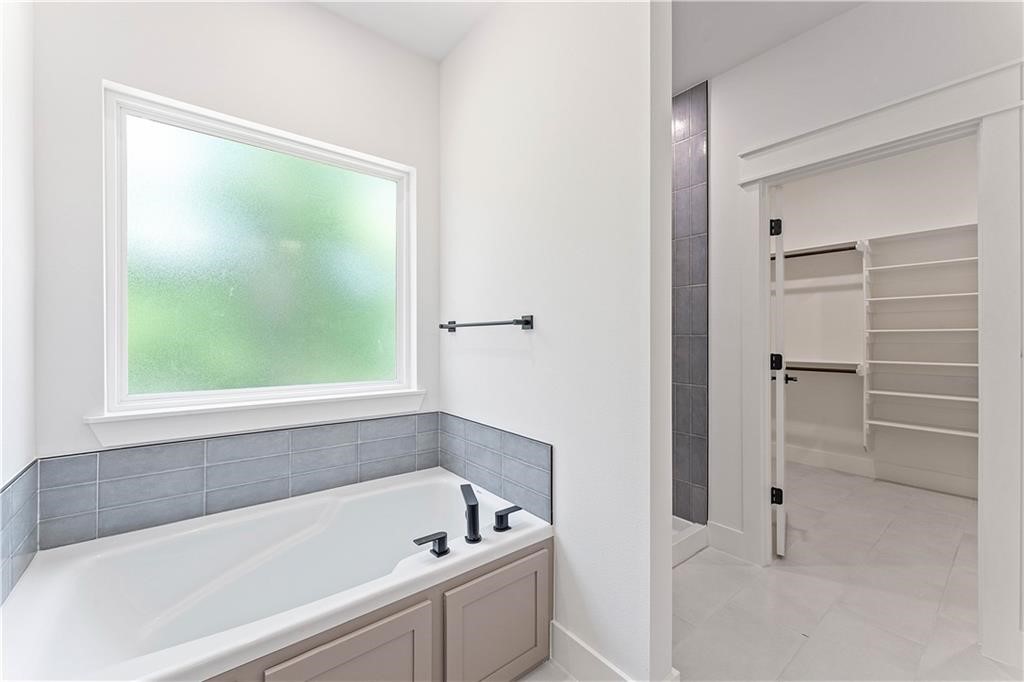 Westmorland Sub Bvv - Residential Lease