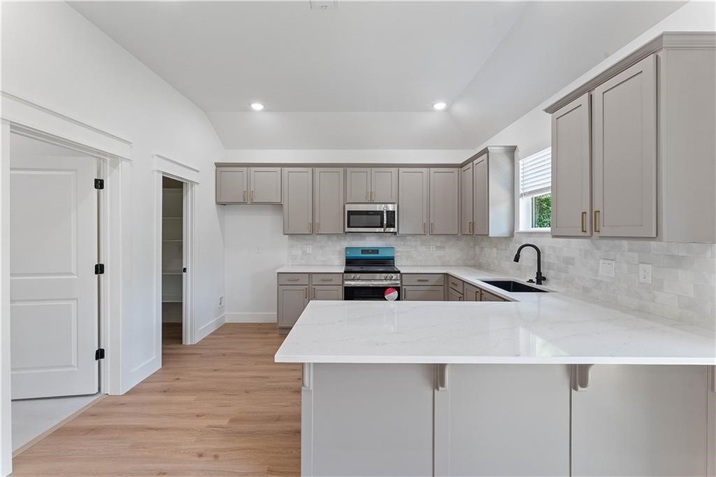 Westmorland Sub Bvv - Residential Lease