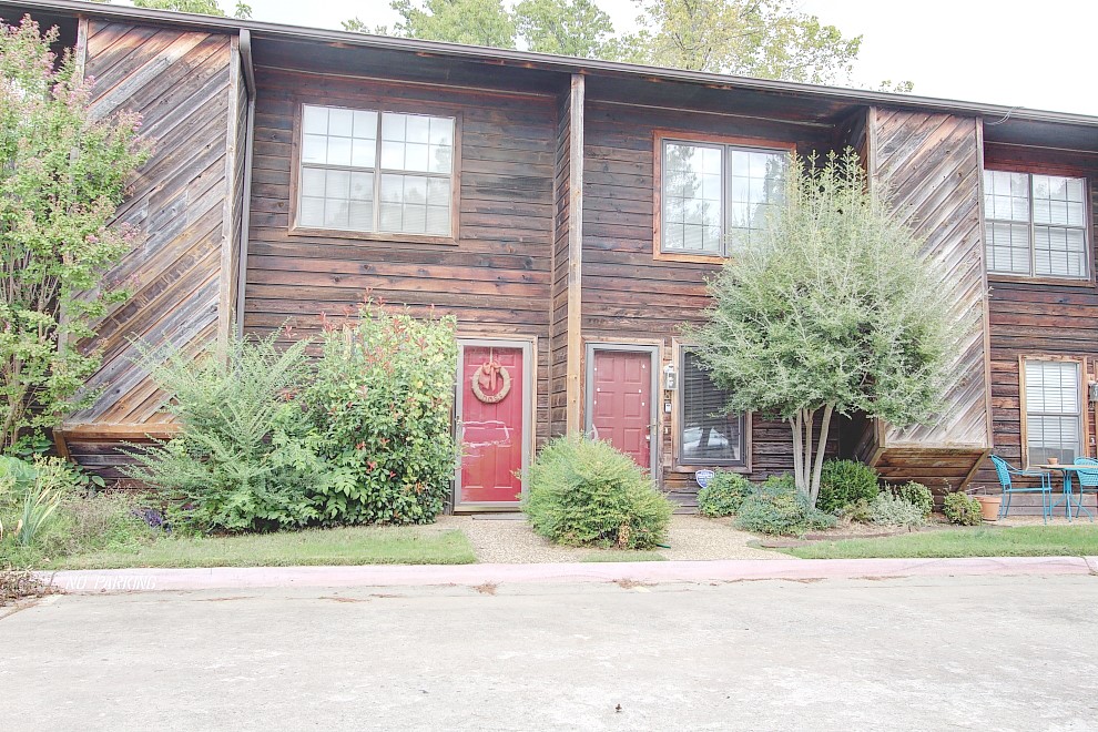 Gutted and completely renovated 2 bedroom, 1 bathroom with new kitchen cabinets, granite counters, new appliances, new HVAC system, new paint, new lighting, making for a great rental convenient to everything Fayetteville and just north of the University of Arkansas. Renovation in now complete and ready to occupy immediately. Pictures have just been updated after renovation. *Agent Owned*