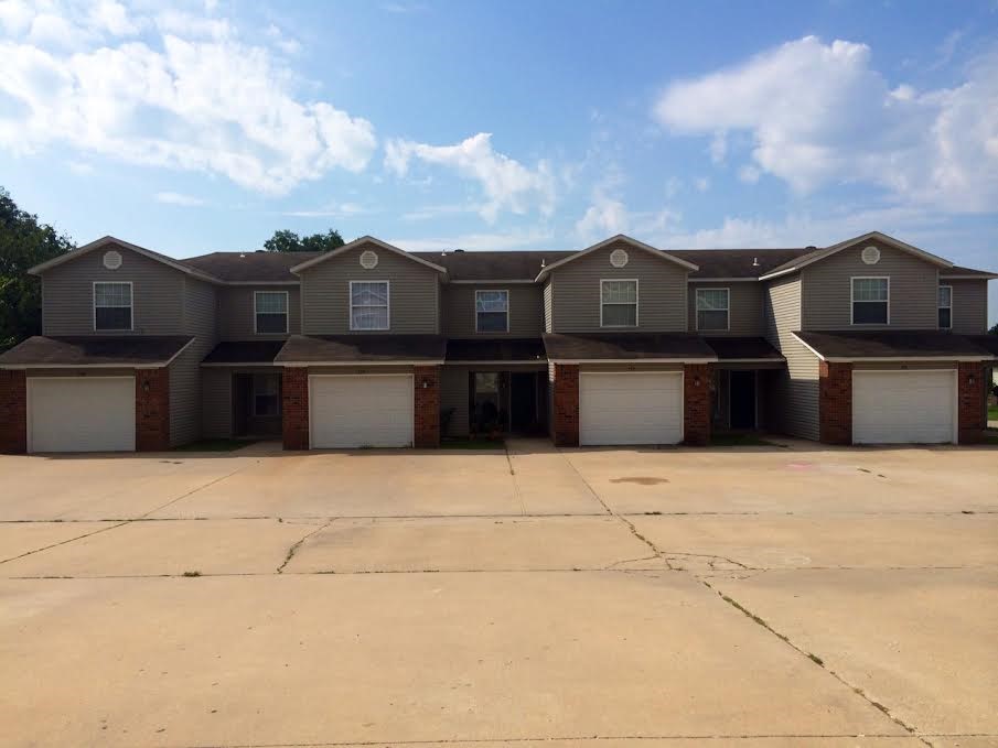 Affordable small town living in a well established neighborhood. 3 Bed 2.5 Bath, approx 1344 sq ft open floor plan. Comes with Fridge, Stove, OTR Microwave and Dishwasher. Water, Sewer and Trash Included in Rent, Tenant Pays Electric. Walking distance to Post Office and Pop Allum Park. **Pictures may not be of exact unit available**