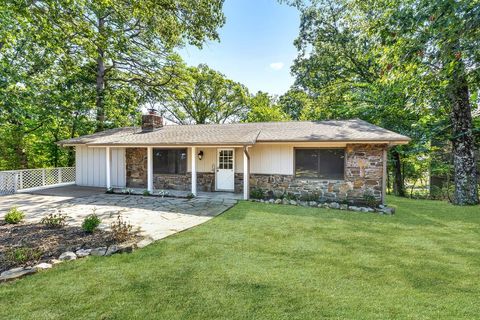 Photo of 76 Overton Drive, Bella Vista, AR 72714 (MLS # 1334460)