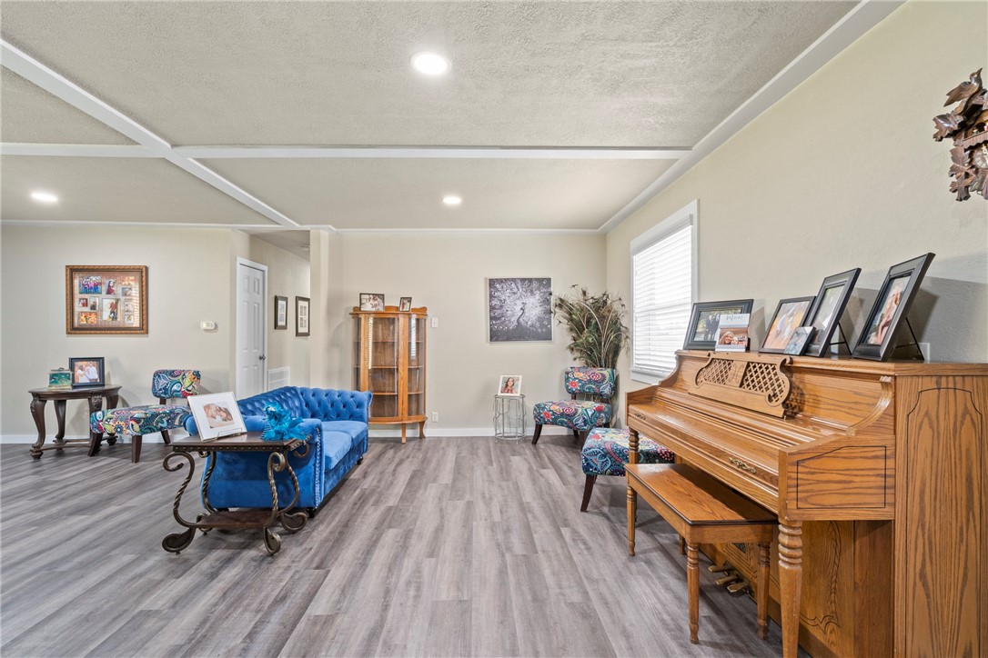 03-20-32-Gravette - Residential