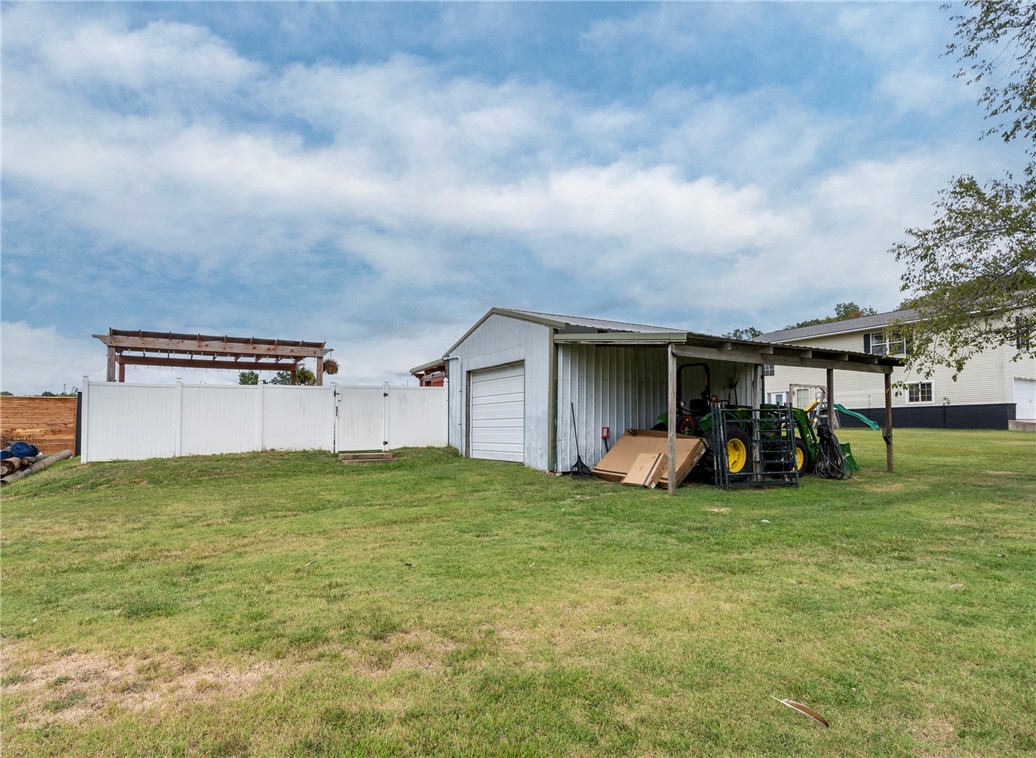 03-20-32-Gravette - Residential