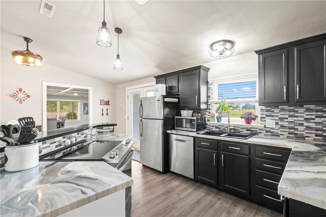 03-20-32-Gravette - Residential