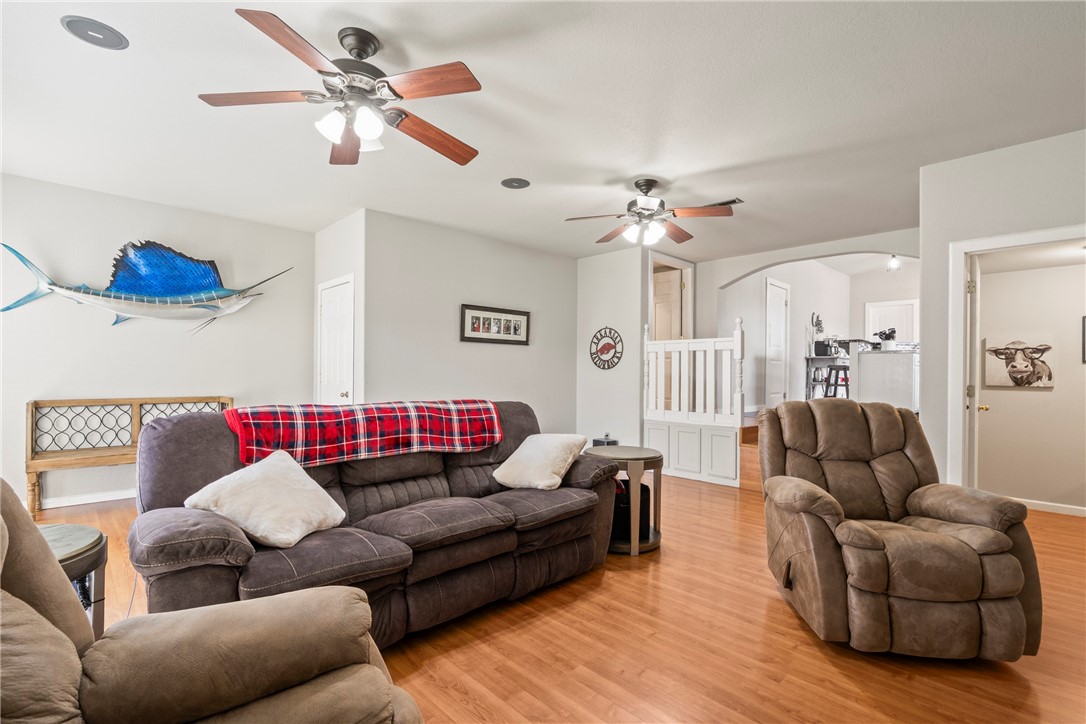 03-20-32-Gravette - Residential