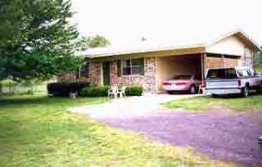 EXCELLENT CONDITION WITH BEAUTIFUL CABINETS IN KITCHEN,NEW BATHROOM VANI WITH NEW SINK AND FAUCETS, ERA  WARANTY, (2269)