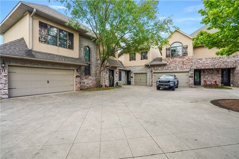 Photo of 2712 S Everest Avenue, Rogers, AR 72758 (MLS # 1326134) Photo of 2712 S Everest Avenue, Rogers, AR 72758 (MLS # 1326134)