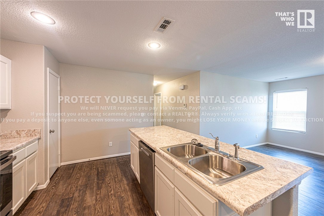 HOLLAND CROSSING DUPLEXES - Residential Lease