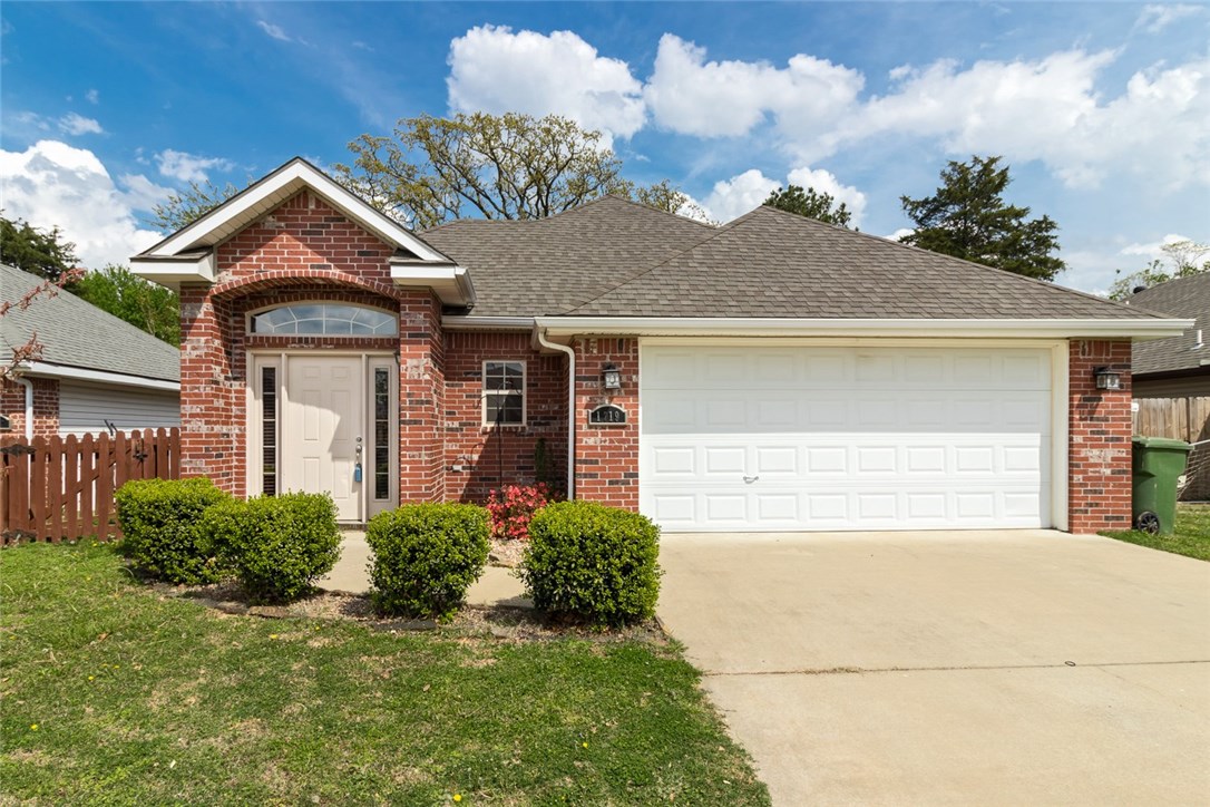 You can have it all with this immaculate 3BR/2BA home comfortably sitting in a quiet subdivision near Downtown Rogers and Monte Ne community. Kick off your shoes and stroll the new trails new Lake Atlanta or take a spin near Veterans Park! Whether you're a business professional looking for a quiet and affordable home, downsizing, or looking to start a family- this low maintenance home will suit the need for any buyer. Make an appointment to see this home today, because this gem will not last!