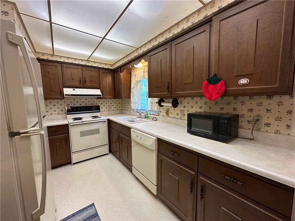 Briarwood East Condo - Residential