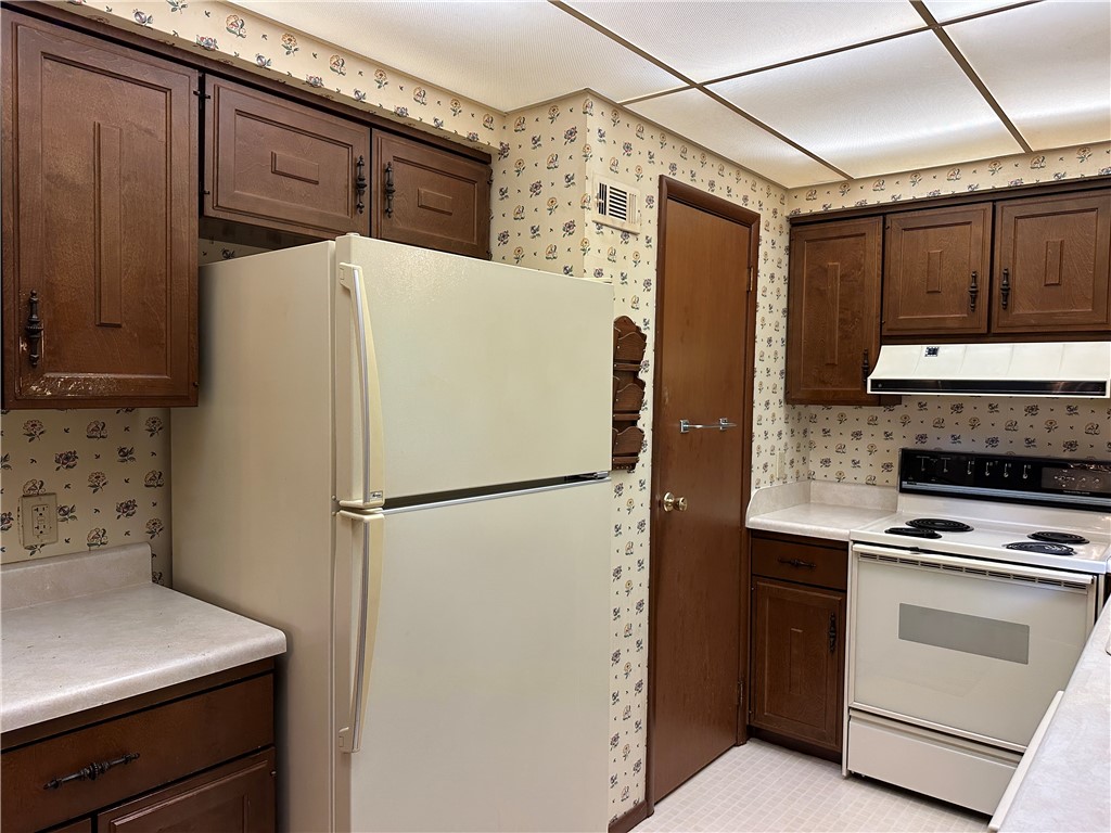 Briarwood East Condo - Residential