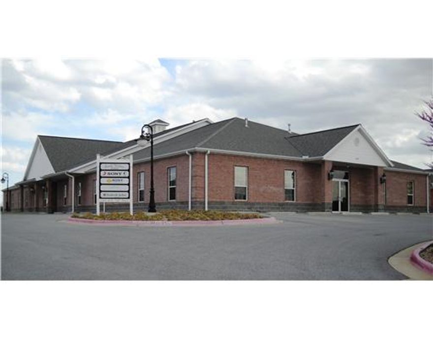 Multi unit office complex in the heart of it all.  Conveniently located between Walmart HQ & Sam's Club HQ. Fully leased. Call list agent for details. Very low tenant turnover. Low maint. costs & low maint. tenants.,Our tenants may use our tennis & basketball court; putting green; BBQ grills; gazebo & picnic area; walking trail & restroom/shower facilities FREE of charge, located at South Walton Park, adjacent to Savannah Suites.