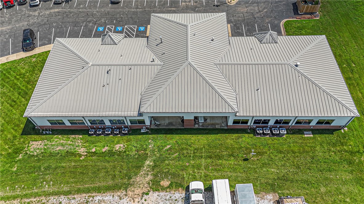Pinnacle Pointe Ph 2 Rogers - Commercial Lease