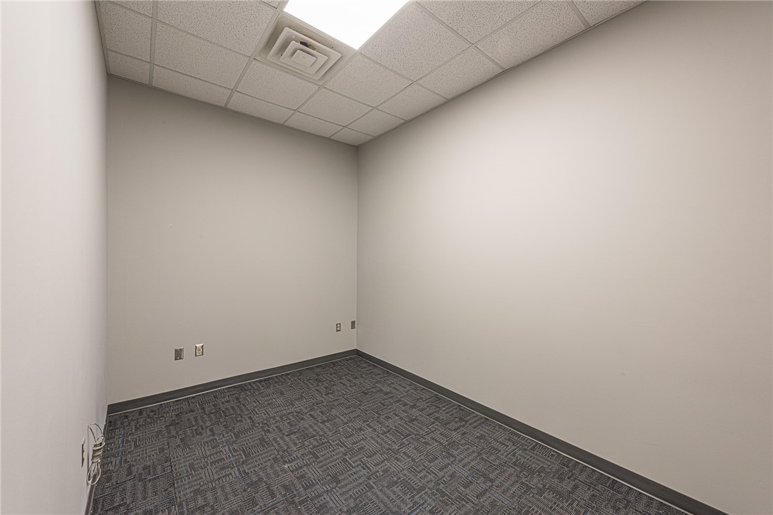 Pinnacle Pointe Ph 2 Rogers - Commercial Lease