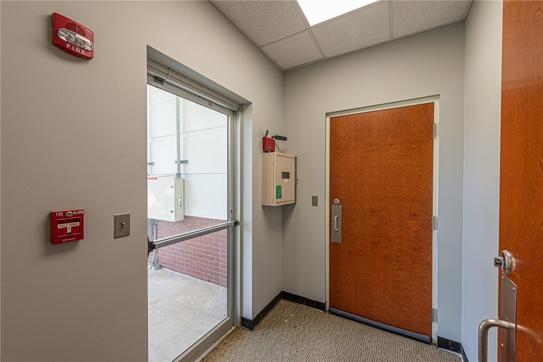 Pinnacle Pointe Ph 2 Rogers - Commercial Lease