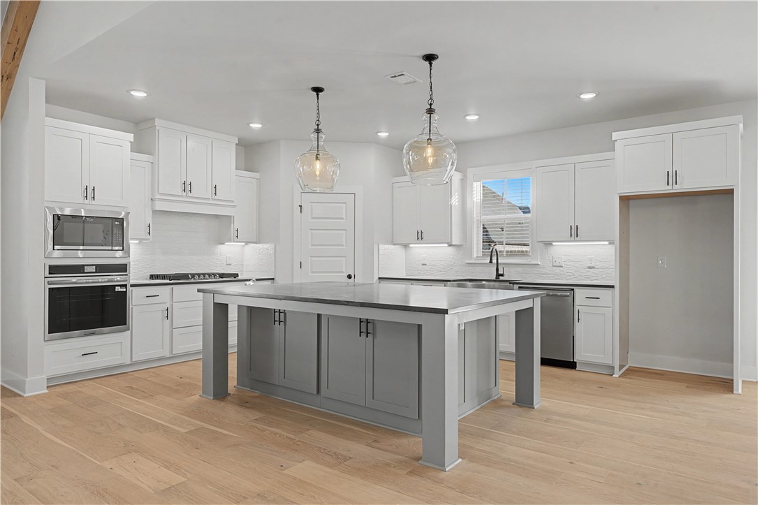 Diamond Estates Ph V Centerton - Residential