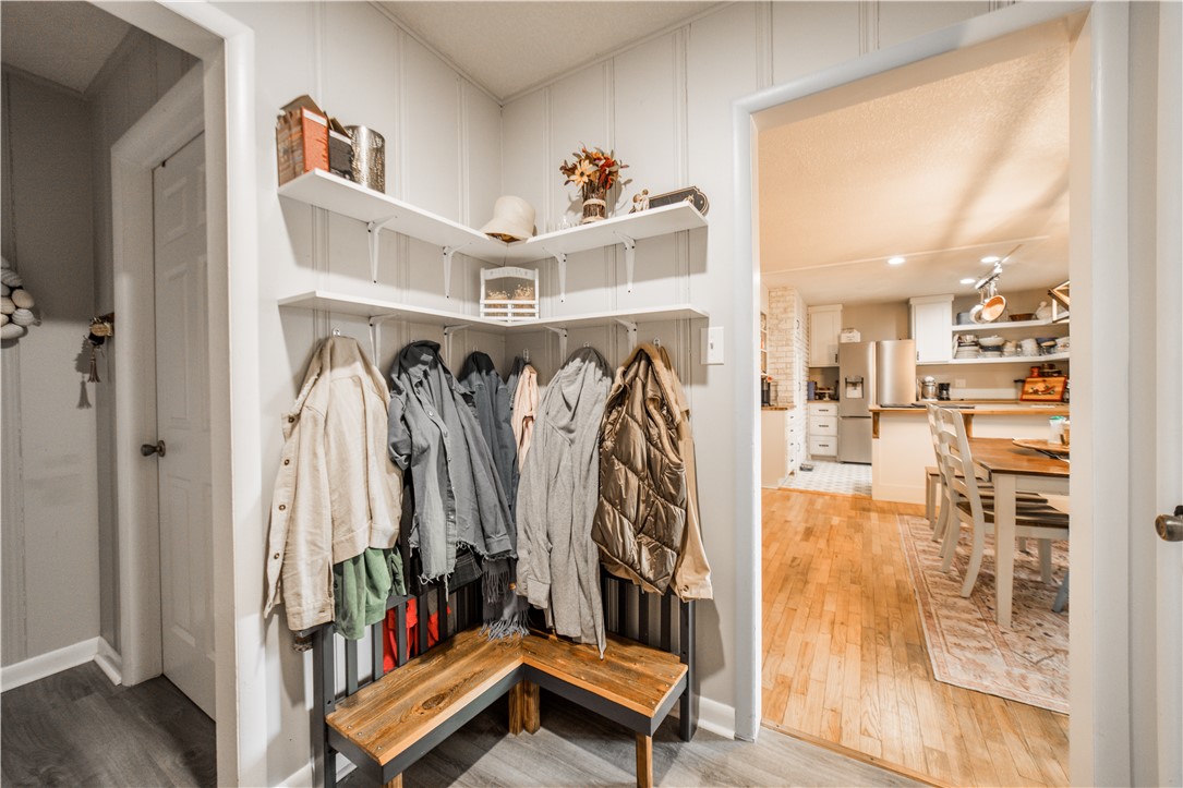 25-17-33-rural - Residential