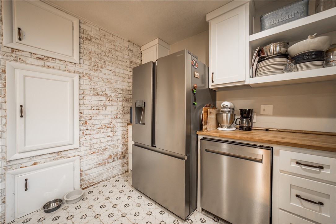 25-17-33-rural - Residential