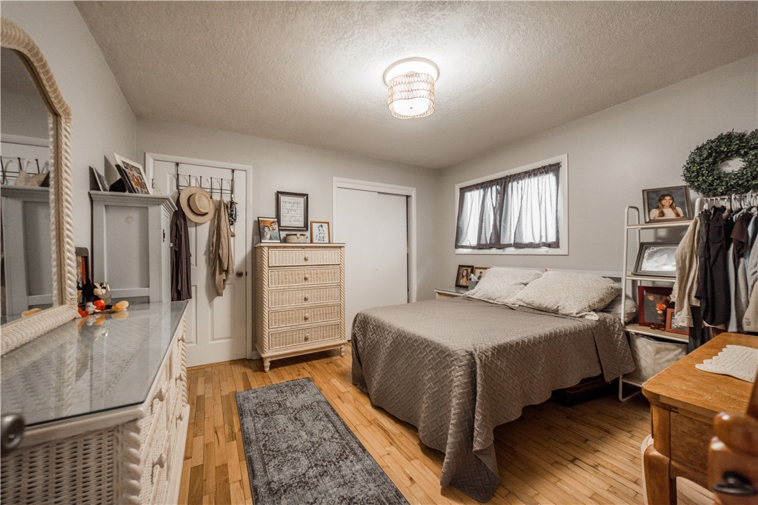 25-17-33-rural - Residential