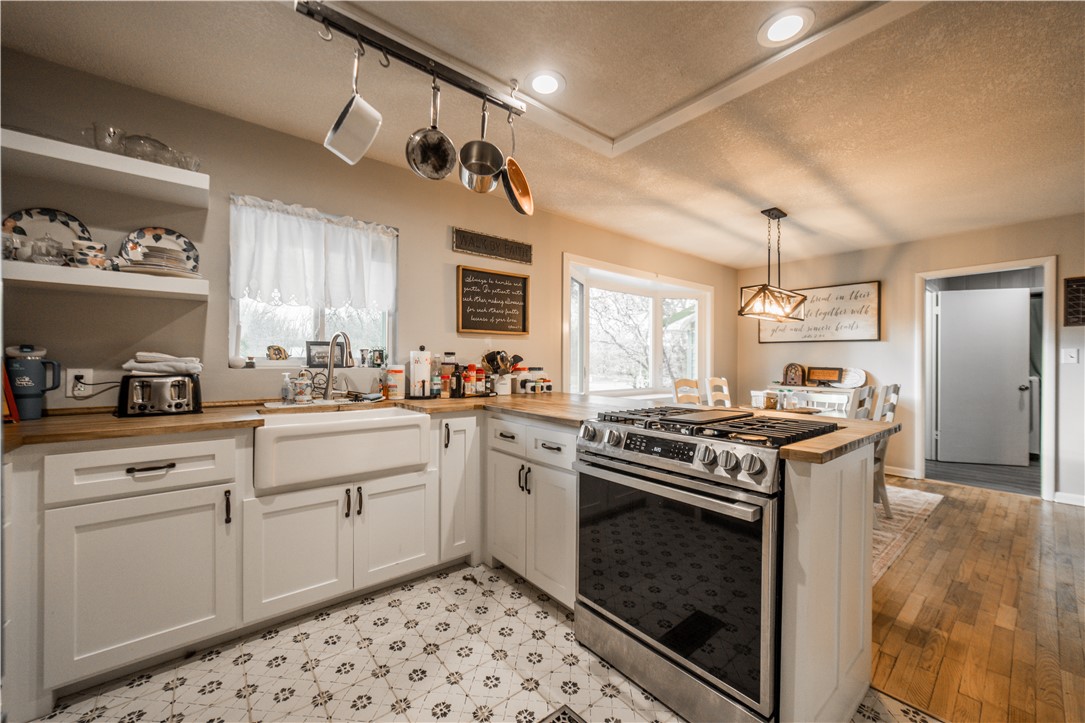 25-17-33-rural - Residential