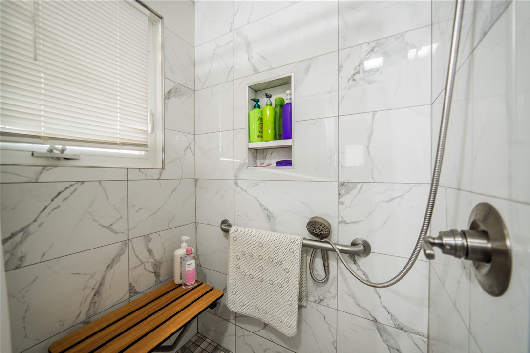 25-17-33-rural - Residential