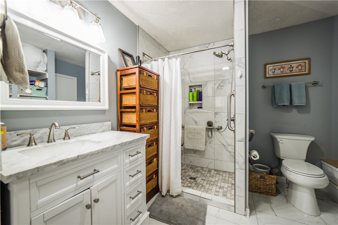 25-17-33-rural - Residential