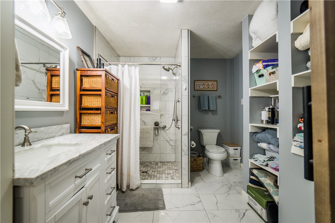 25-17-33-rural - Residential