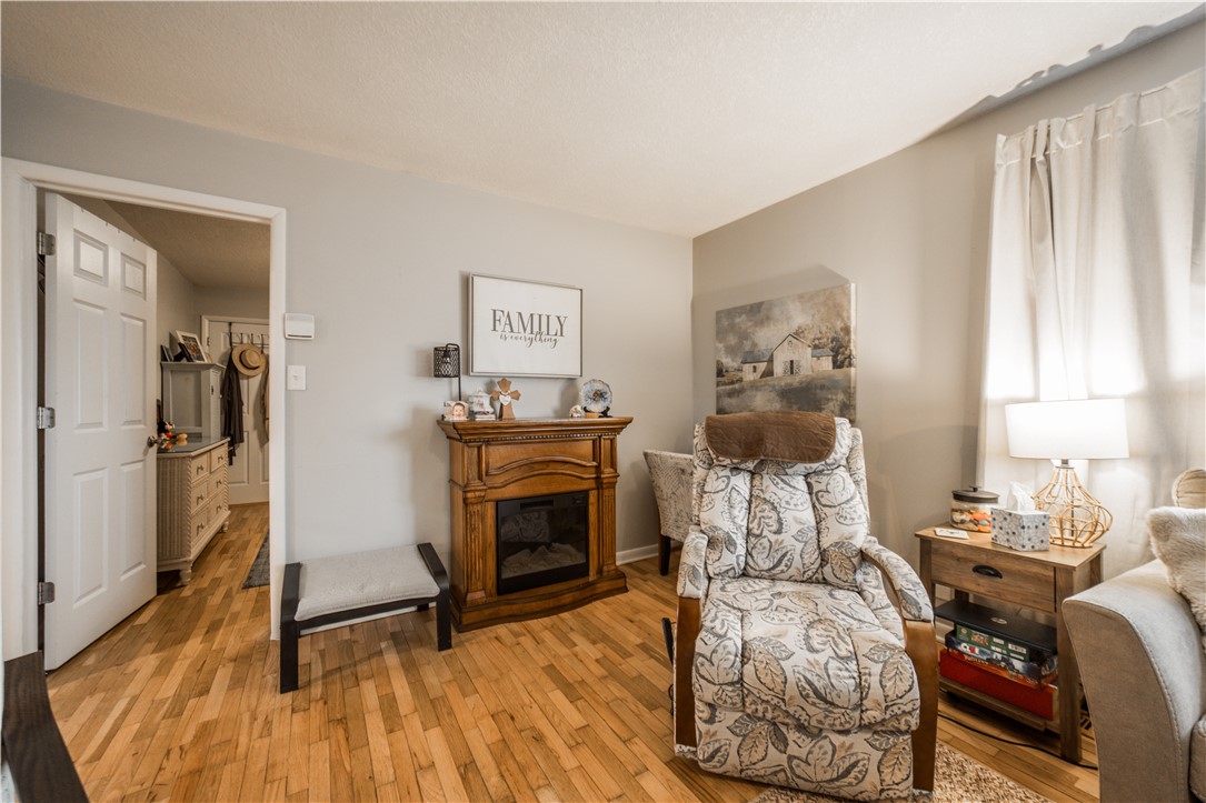 25-17-33-rural - Residential