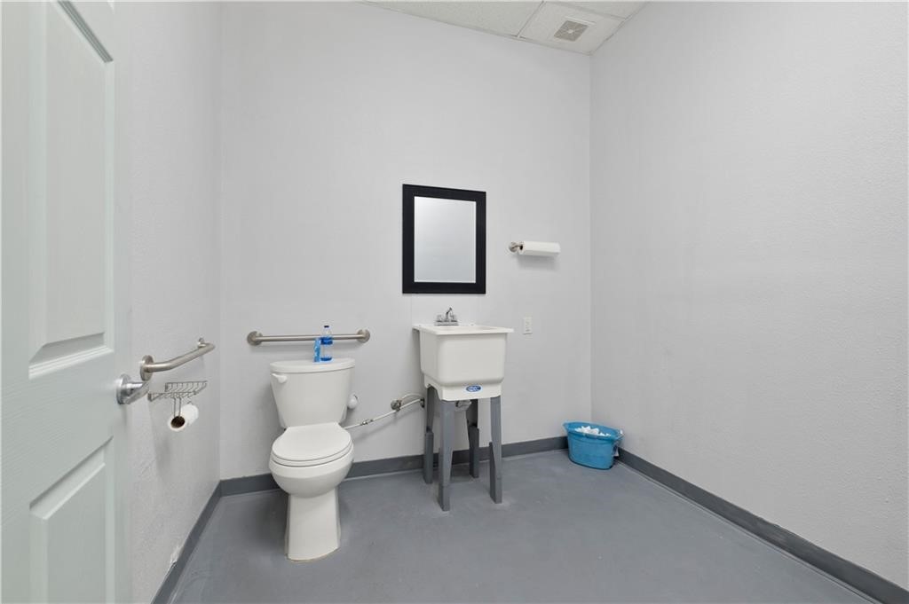 Kingston Centre Plaza - Commercial Lease