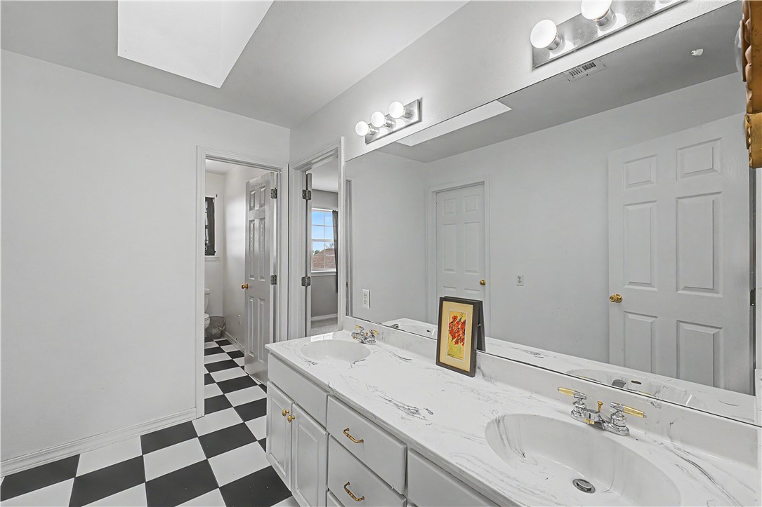 27-19-33-RURAL - Residential