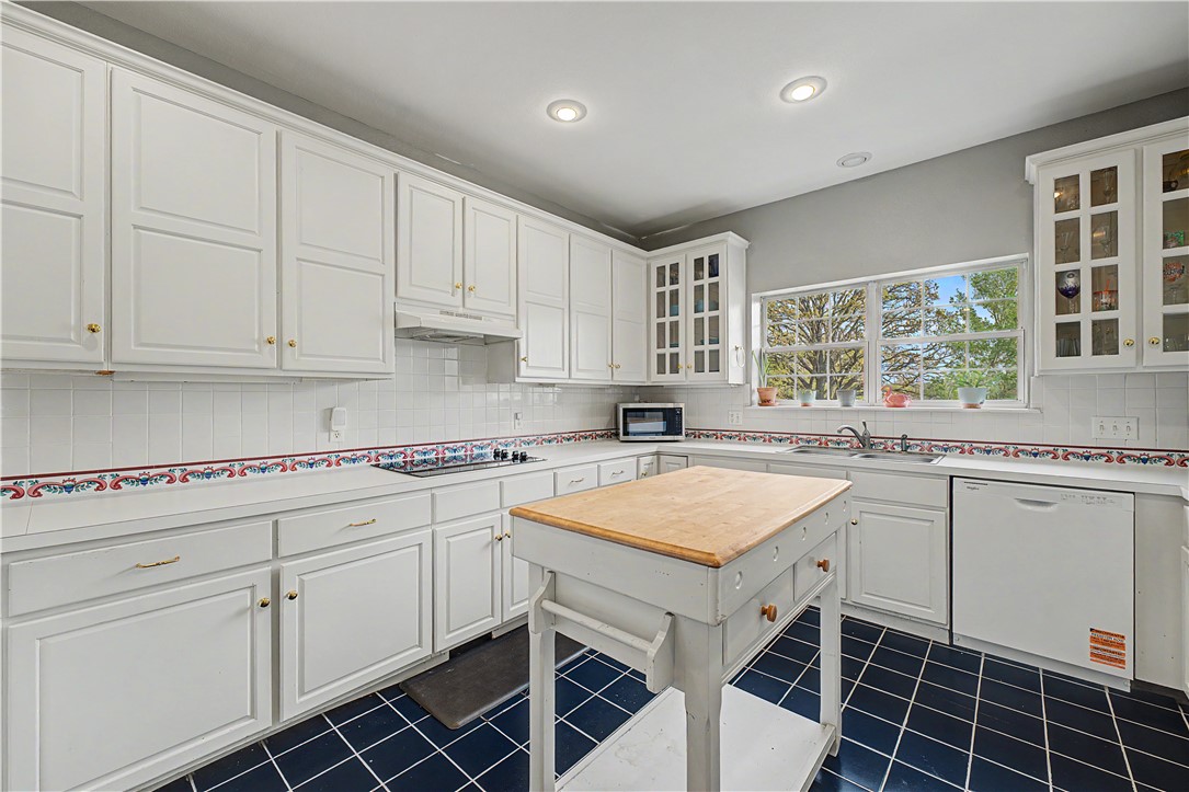 27-19-33-RURAL - Residential