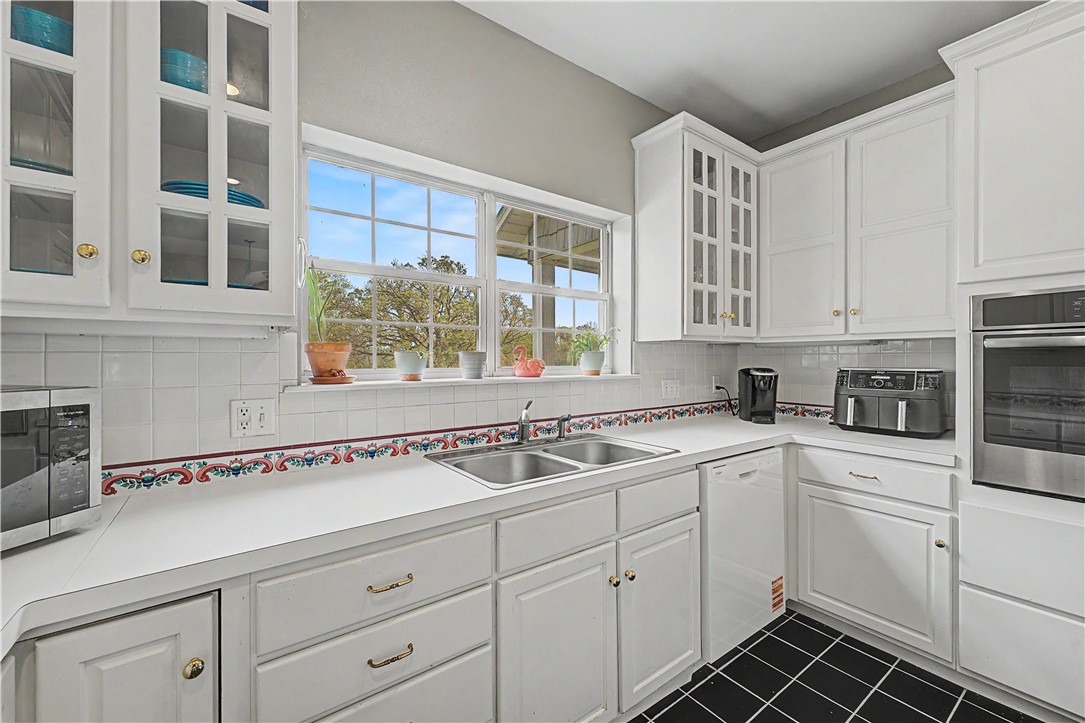 27-19-33-RURAL - Residential