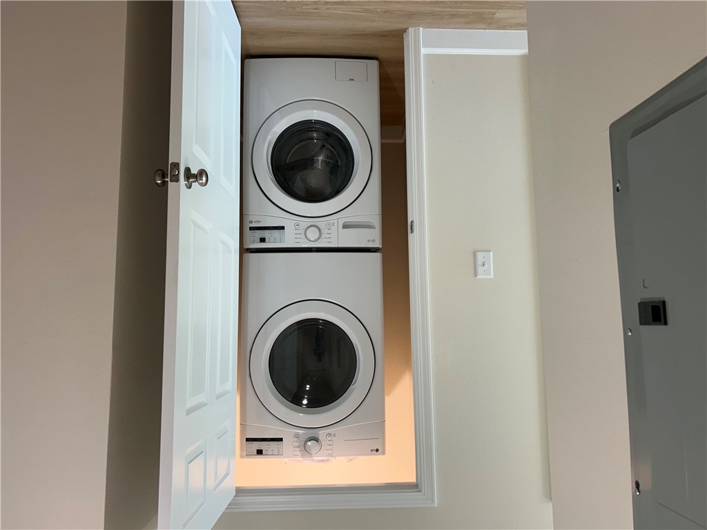 Holcombs Second - Residential Lease