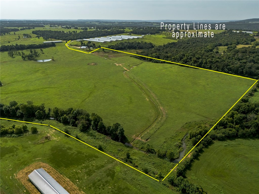 Prime Pastureland with Ponds & Utilities at the Road
Welcome to your own slice of rural paradise! This beautifully maintained 80.78-acre (more or less) property offers lush, established pastureland that's perfect for livestock, hay or an ideal setting to build your dream home.
Fully fenced and cross-fenced for rotational grazing, it's ready for cattle, horses, or other agricultural pursuits. With two year-round ponds stocked with fish, you'll enjoy not only functionality for your livestock but also peaceful fishing and recreation.
Whether you're looking to expand your agricultural operation, start a homestead, or build a private retreat, this property offers endless opportunity in a stunning rural setting. Call today to schedule your tour.
