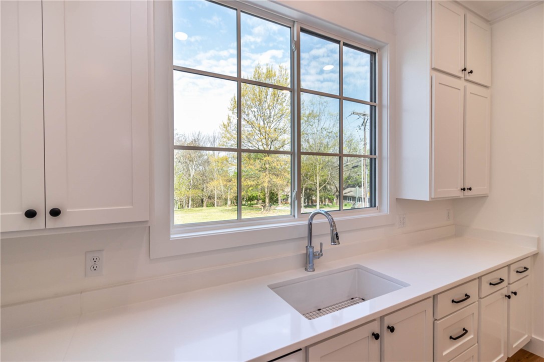 The Bradford Houses on Mt Sequoyah - Residential