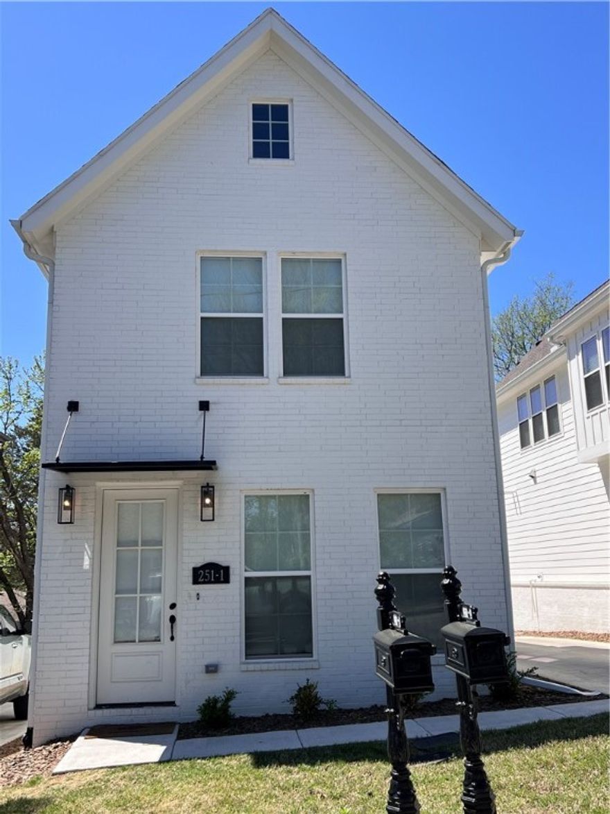Beautiful, bright 1768 sq ft, 3 bed, 2.5 bath home that is walking distance to The Square, Farmers Market, Dickson St, Walton Arts center, state of the art Public Library, shopping, coffee shops, and several Fayetteville staple restaurants including Hugo's, Feed & Folly, Cheers, Atlas, Tula, Vetro 1925, Taste of Thai, and several more! Easy bike or commute to the University of Arkansas, Razorback Stadium, Bud Walton Arena (The Basketball Palace of Mid-America) & Baum Walker. The home features Hardwood Floors throughout, quartz counter tops, gas range, open layout, washer, dyer, and refrigerator.  This property comes partially furnished. Ready for move in July 1, 2025.