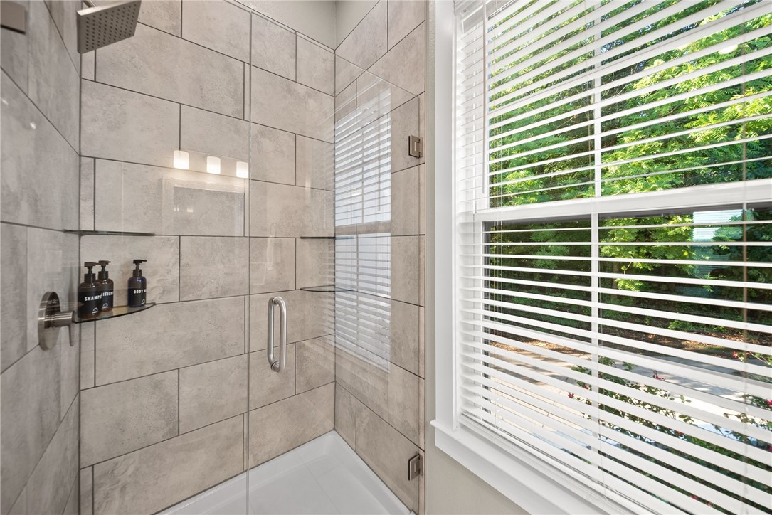 Shady Cove Sub - Residential