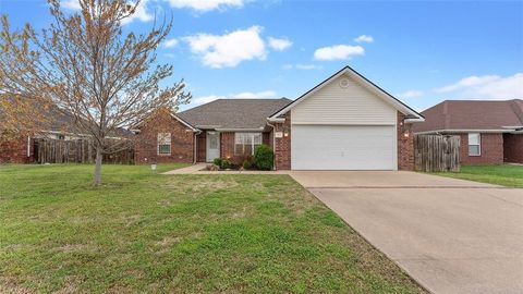 Photo of 3111 S G Street, Rogers, AR 72758 (MLS # 1339141)