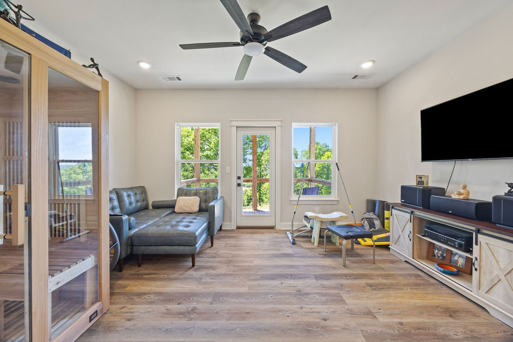n / a - Residential