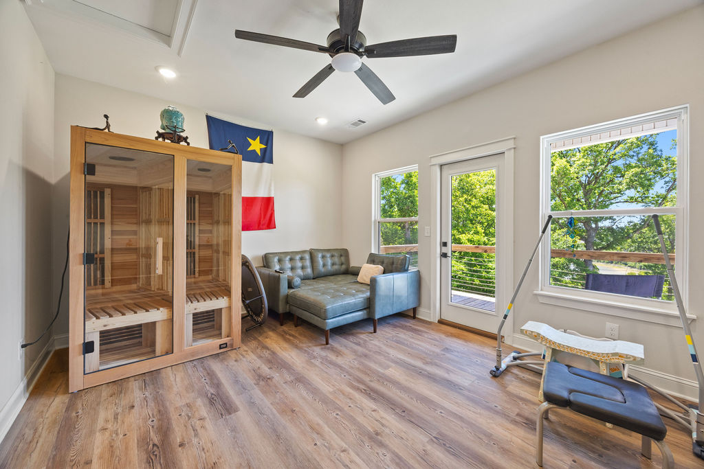 n / a - Residential