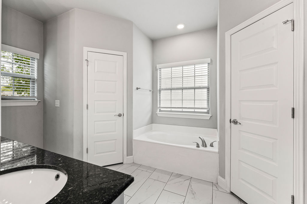 PH I THE WOODLANDS - Residential Lease