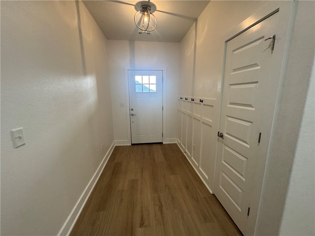 Rustic Flats Sub Gentry - Residential Lease