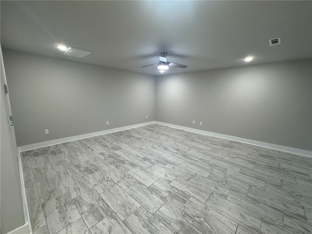 Rustic Flats Sub Gentry - Residential Lease