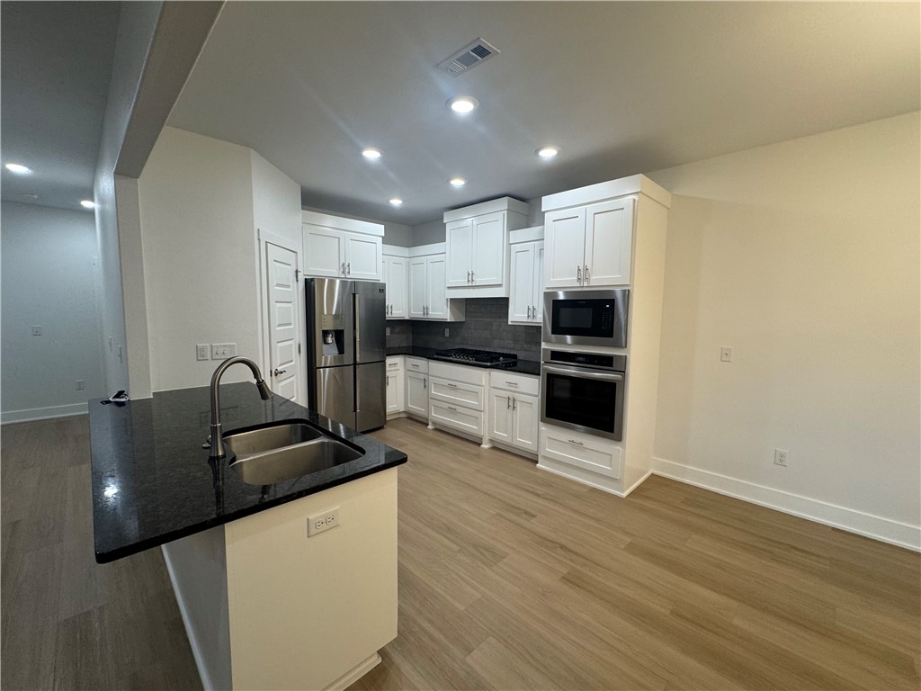 Rustic Flats Sub Gentry - Residential Lease