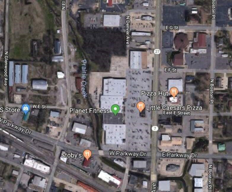 2.72 Commerical acres next to the Russellville City mall and other retail businesses. Great location for development!