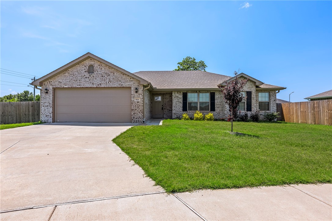 This one owner home features a great open floor plan with lots of natural light in the public spaces. The large kitchen boasts granite countertops, a gas range and a corner walk-in pantry. All three bedrooms are roomy and have walk-in closets. The privacy fenced backyard is one of the largest in the neighborhood, so there's plenty of room for your outdoor activities. There's also a new storm shelter in the garage! Located just minutes from shopping and dining, this great home is waiting for you!